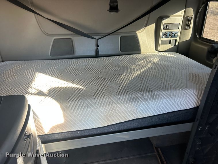 image for item ET6871 2015 International ProStar+122 semi truck