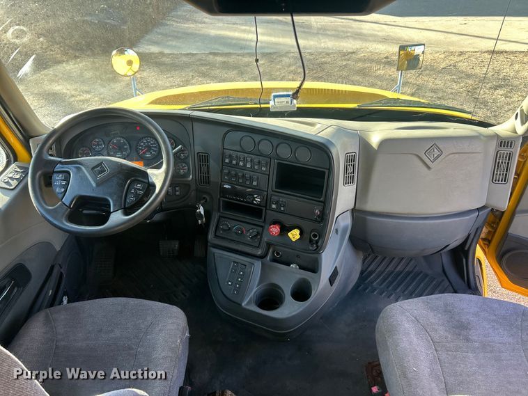 image for item ET6871 2015 International ProStar+122 semi truck