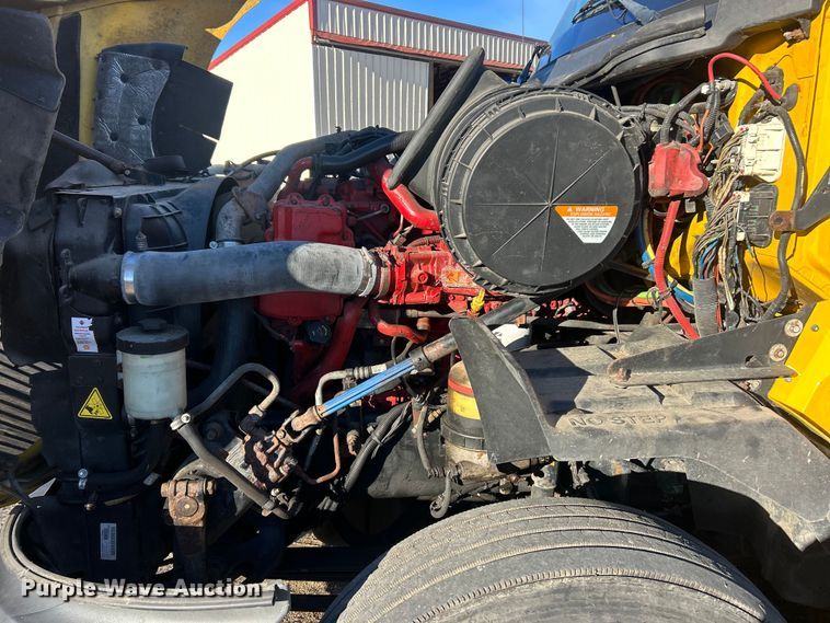 image for item ET6871 2015 International ProStar+122 semi truck