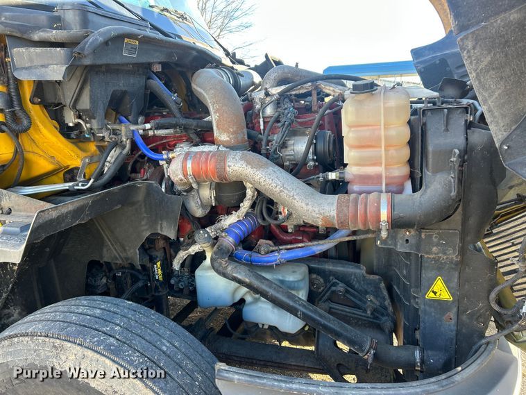 image for item ET6871 2015 International ProStar+122 semi truck