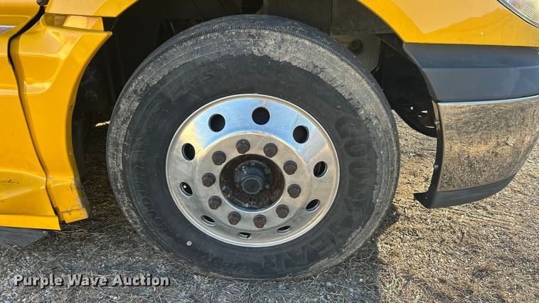 image for item ET6871 2015 International ProStar+122 semi truck