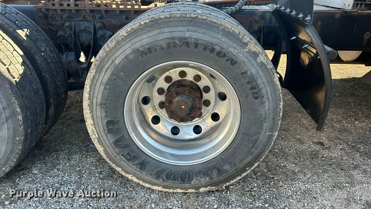 image for item ET6871 2015 International ProStar+122 semi truck