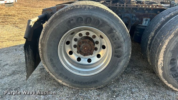 image for item ET6871 2015 International ProStar+122 semi truck