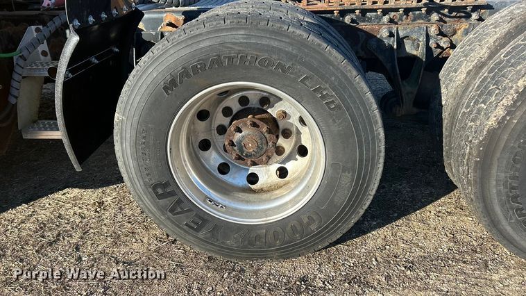 image for item ET6871 2015 International ProStar+122 semi truck