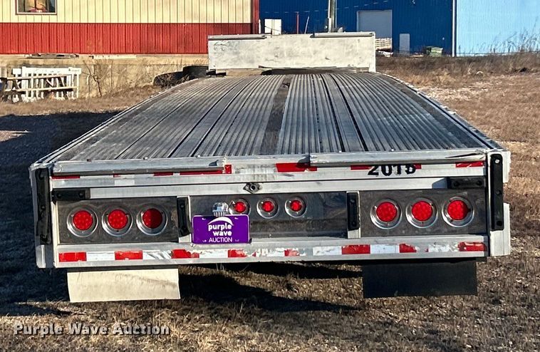 image for item ET6874 2008 Reitnouer drop deck trailer