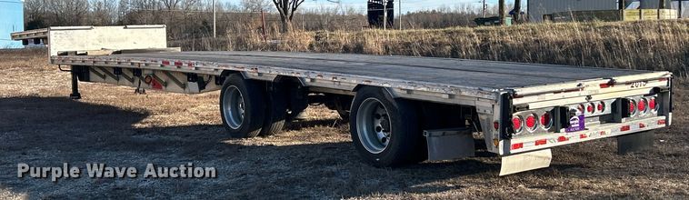 image for item ET6874 2008 Reitnouer drop deck trailer
