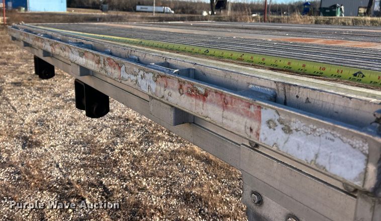 image for item ET6874 2008 Reitnouer drop deck trailer