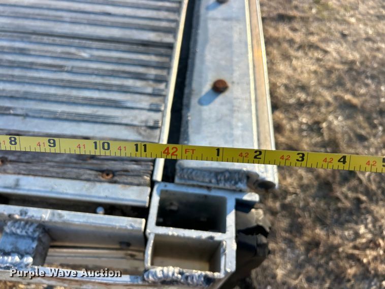 image for item ET6874 2008 Reitnouer drop deck trailer