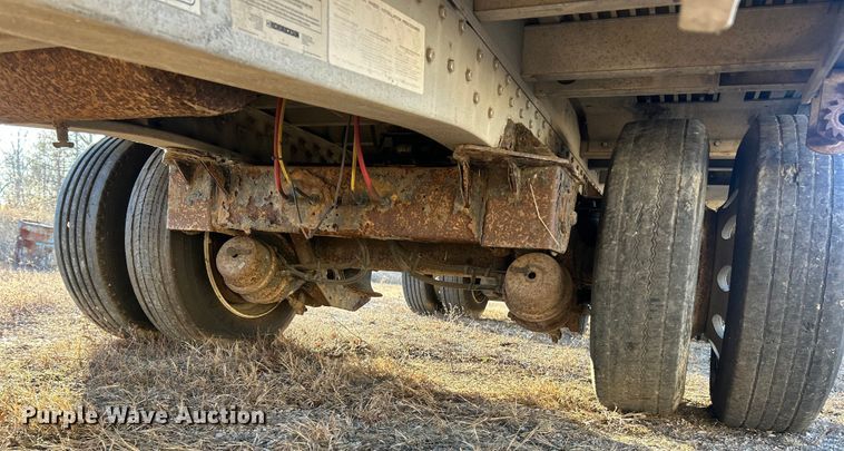 image for item ET6874 2008 Reitnouer drop deck trailer