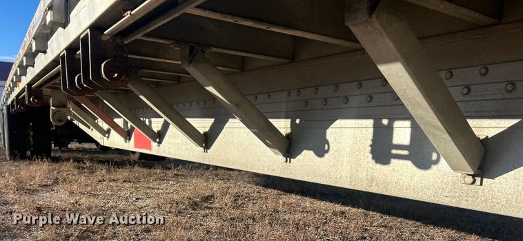 image for item ET6874 2008 Reitnouer drop deck trailer