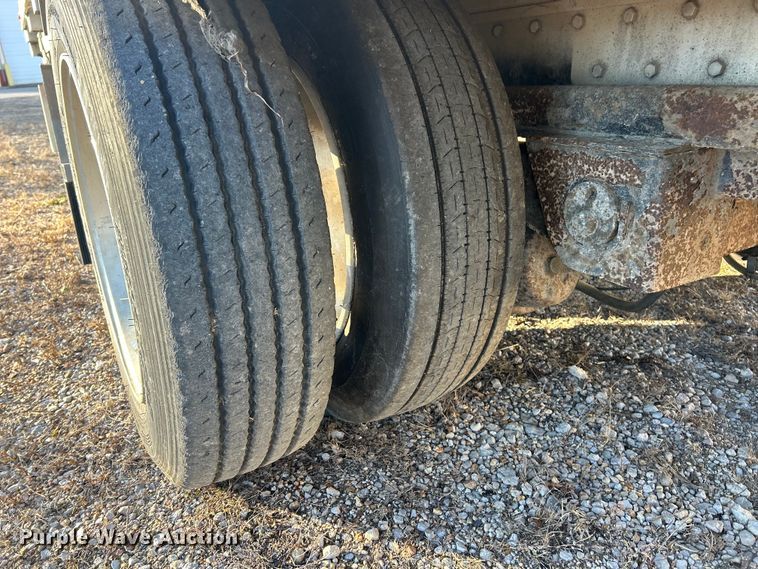 image for item ET6874 2008 Reitnouer drop deck trailer