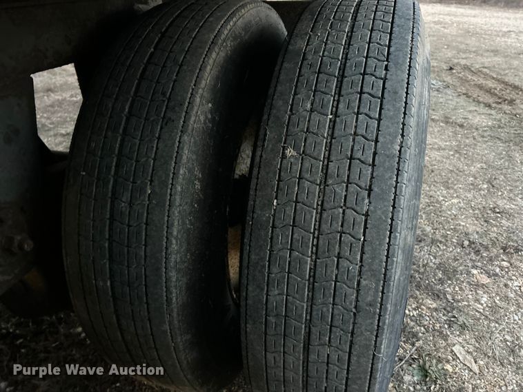 image for item ET6878 2009 Wabash dry van trailer