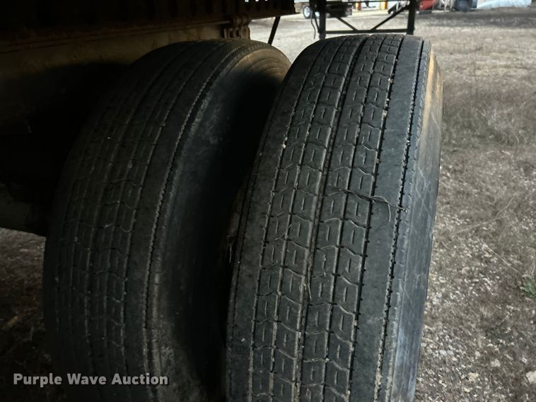 image for item ET6878 2009 Wabash dry van trailer