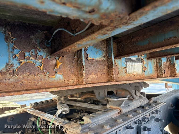 image for item ET8643 1986 Fruehauf PB80-F2-40 flatbed trailer