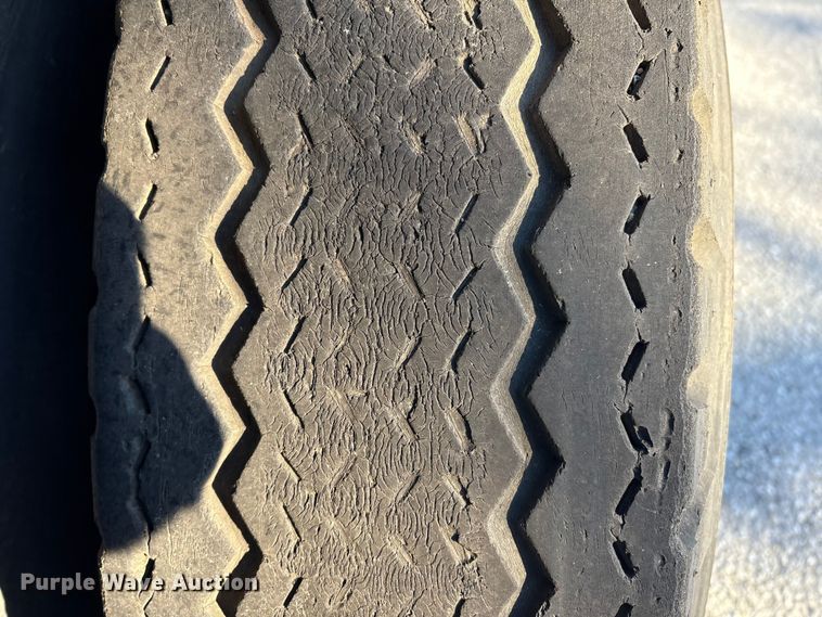 image for item ET8643 1986 Fruehauf PB80-F2-40 flatbed trailer