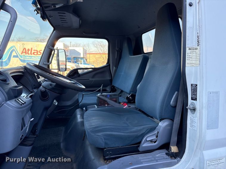 image for item ET8644 2012 Mitsubishi FE160 box truck