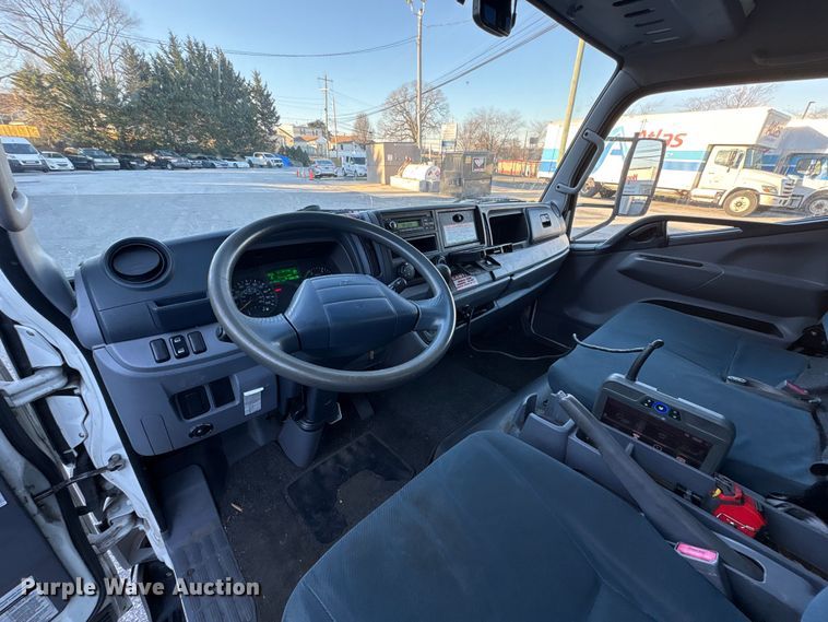 image for item ET8644 2012 Mitsubishi FE160 box truck