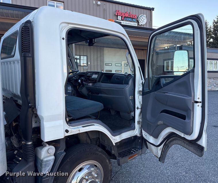 image for item ET8644 2012 Mitsubishi FE160 box truck