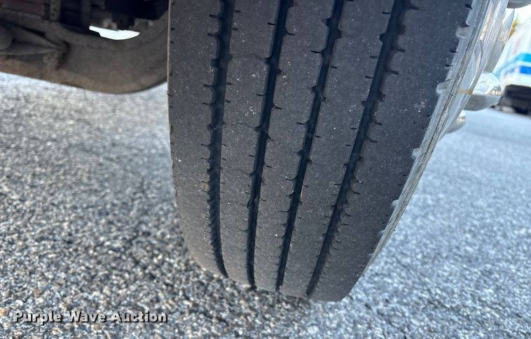 image for item ET8644 2012 Mitsubishi FE160 box truck