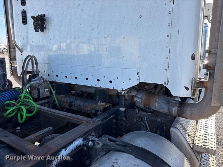 image for item EU4787 2014 Freightliner Coronado semi truck