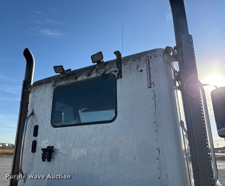 image for item EU4787 2014 Freightliner Coronado semi truck