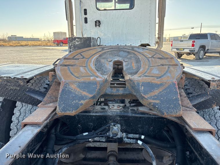 image for item EU4787 2014 Freightliner Coronado semi truck