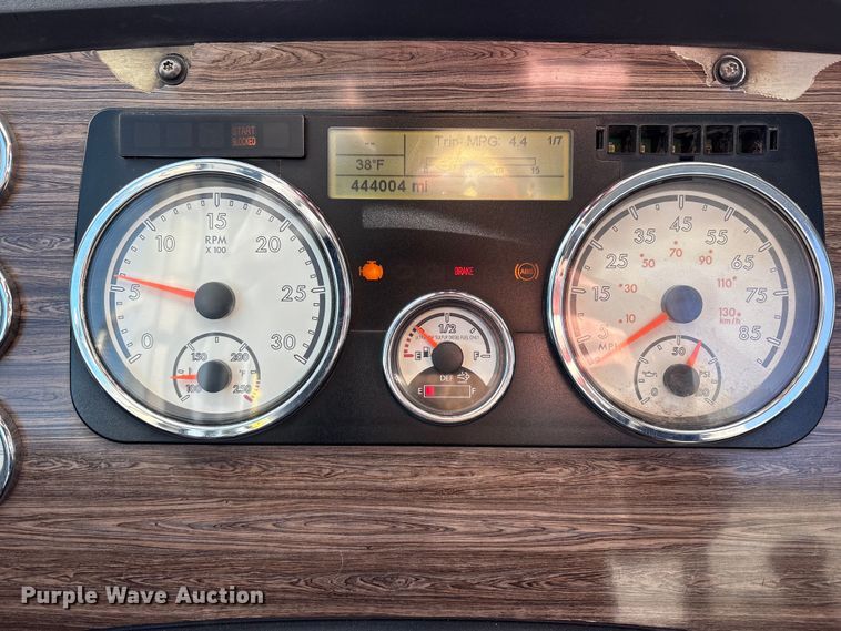 image for item EU4787 2014 Freightliner Coronado semi truck