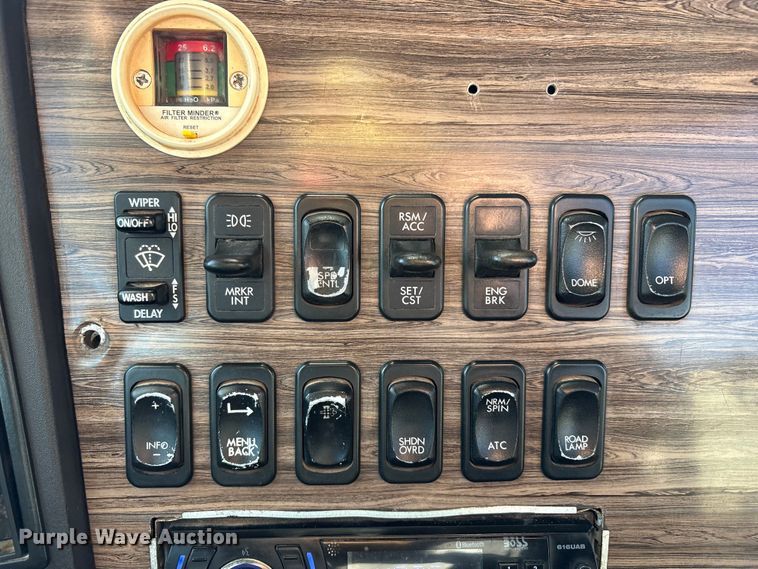 image for item EU4787 2014 Freightliner Coronado semi truck