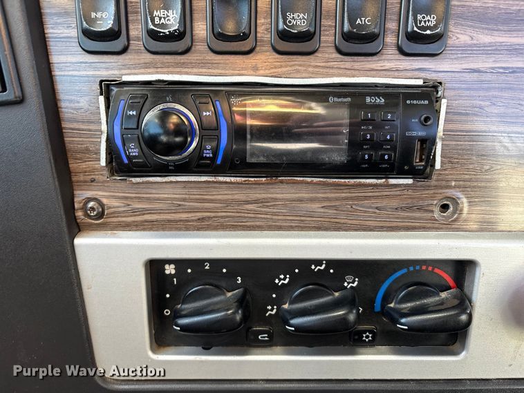 image for item EU4787 2014 Freightliner Coronado semi truck