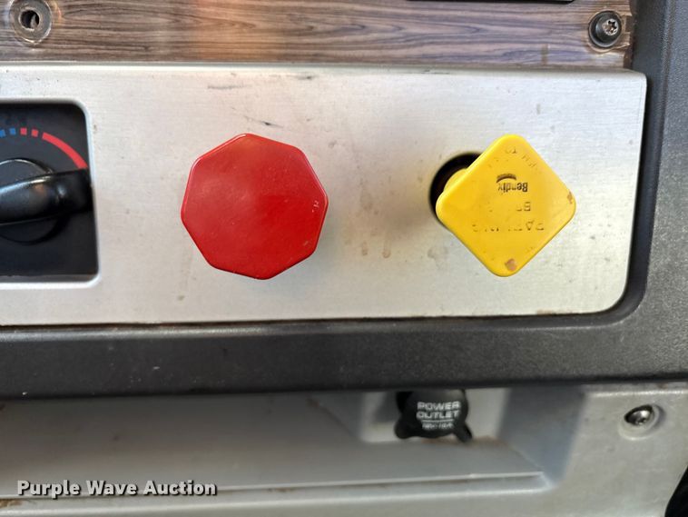 image for item EU4787 2014 Freightliner Coronado semi truck