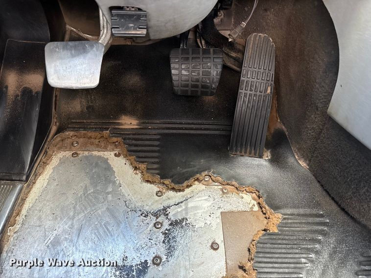 image for item EU4787 2014 Freightliner Coronado semi truck