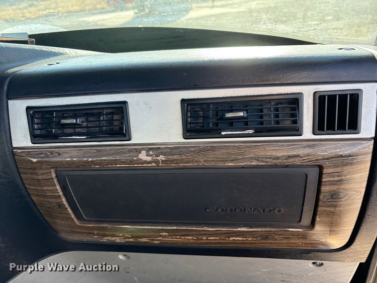 image for item EU4787 2014 Freightliner Coronado semi truck