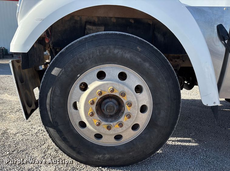 image for item EU4787 2014 Freightliner Coronado semi truck