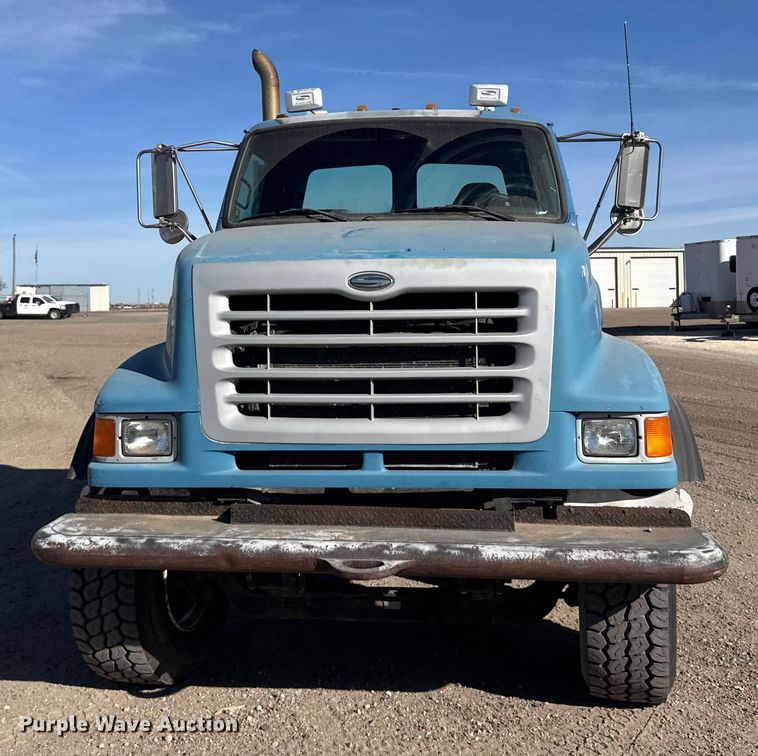 image for item EU6359 2007 Sterling L8500 Series truck cab and chassis