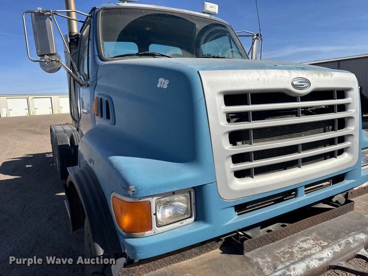 image for item EU6359 2007 Sterling L8500 Series truck cab and chassis