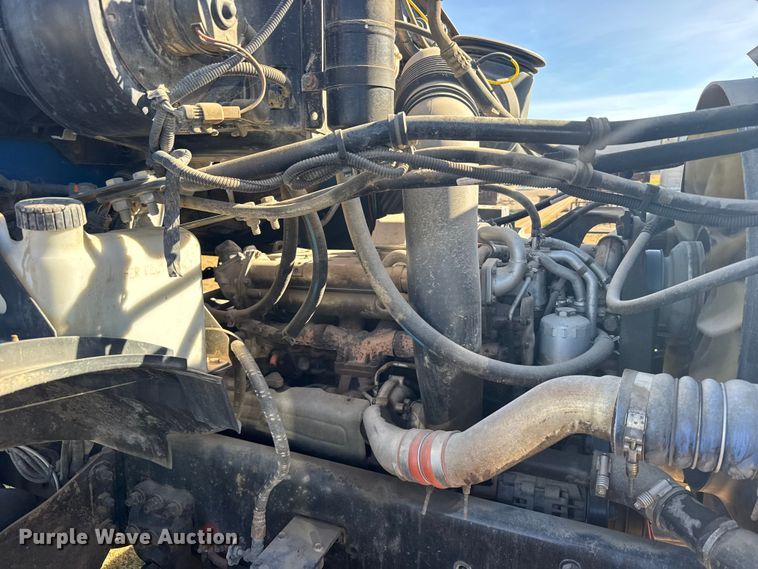 image for item EU6359 2007 Sterling L8500 Series truck cab and chassis