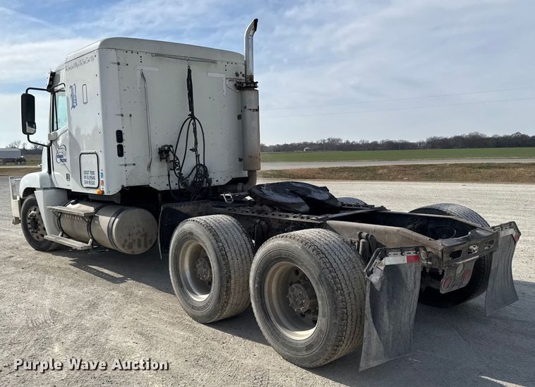 image for item EU6407 2005 Freightliner CST120 semi truck