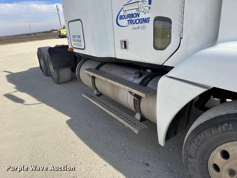 image for item EU6407 2005 Freightliner CST120 semi truck