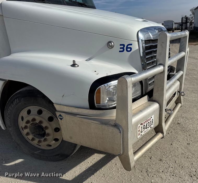 image for item EU6407 2005 Freightliner CST120 semi truck