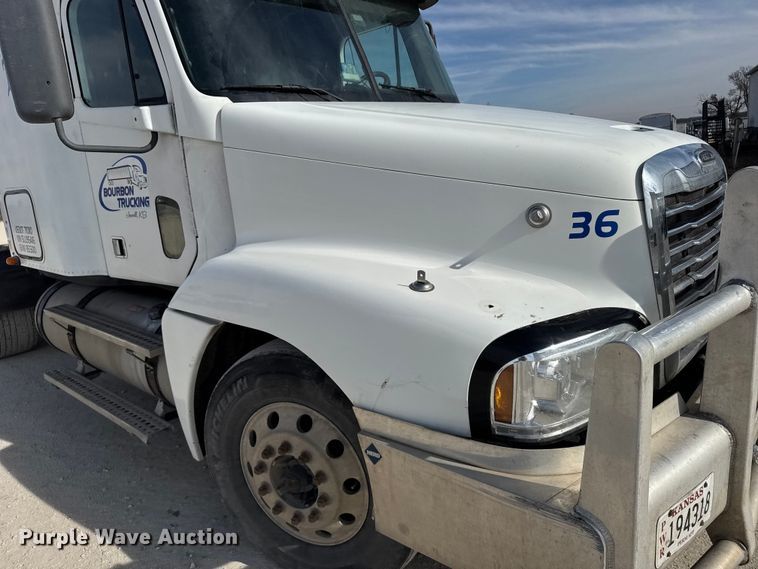 image for item EU6407 2005 Freightliner CST120 semi truck