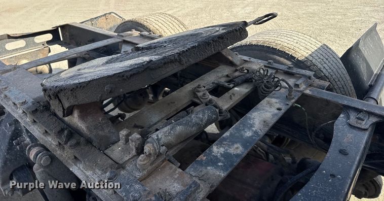 image for item EU6407 2005 Freightliner CST120 semi truck