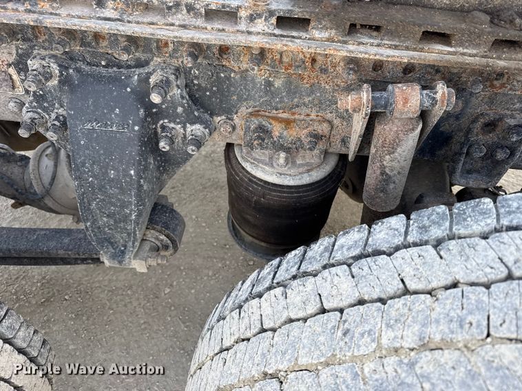 image for item EU6407 2005 Freightliner CST120 semi truck