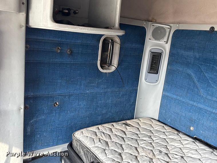 image for item EU6407 2005 Freightliner CST120 semi truck