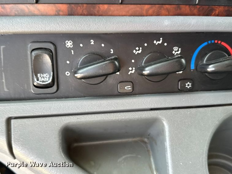 image for item EU6407 2005 Freightliner CST120 semi truck