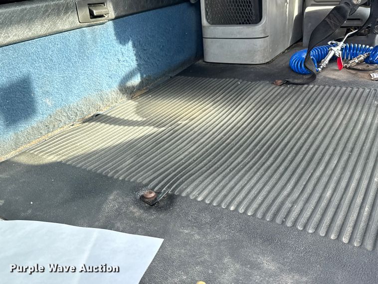 image for item EU6407 2005 Freightliner CST120 semi truck