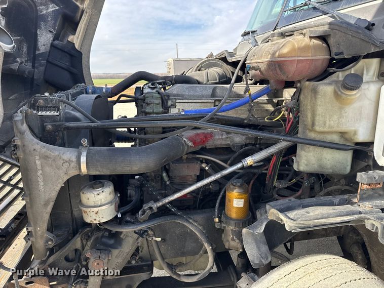 image for item EU6407 2005 Freightliner CST120 semi truck