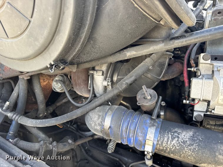 image for item EU6407 2005 Freightliner CST120 semi truck