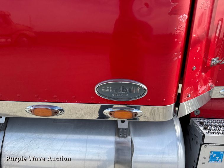 image for item EU6410 2009 Peterbilt 386 semi truck