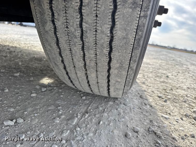 image for item EU6410 2009 Peterbilt 386 semi truck