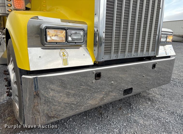 image for item EU7064 2021 Kenworth W900 semi truck